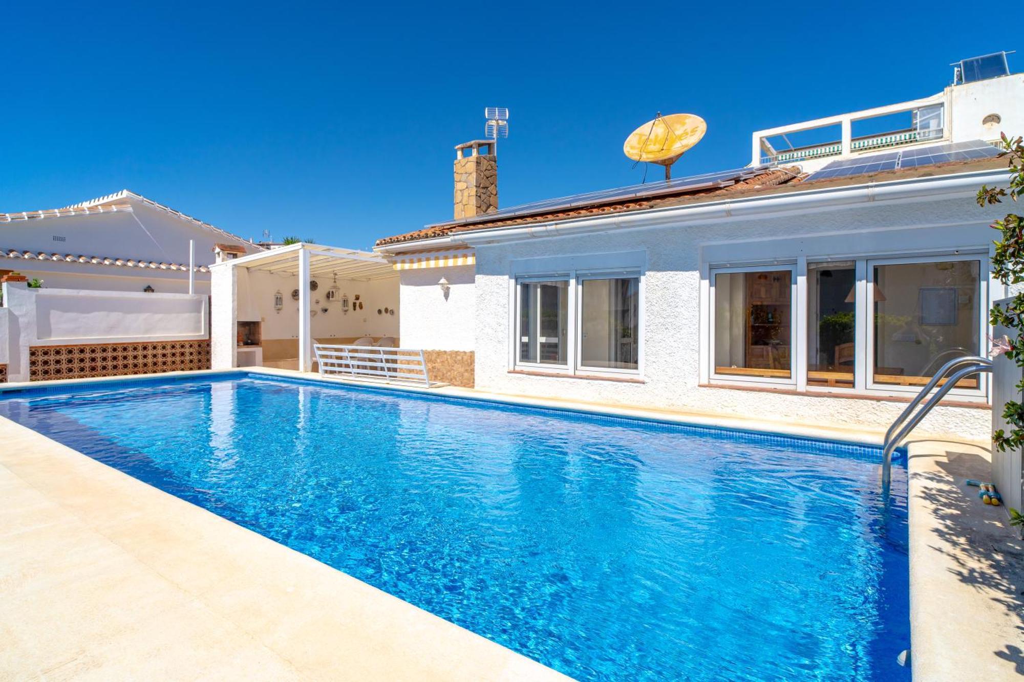 Villa Sevilla Casasol Nerja Exterior photo
